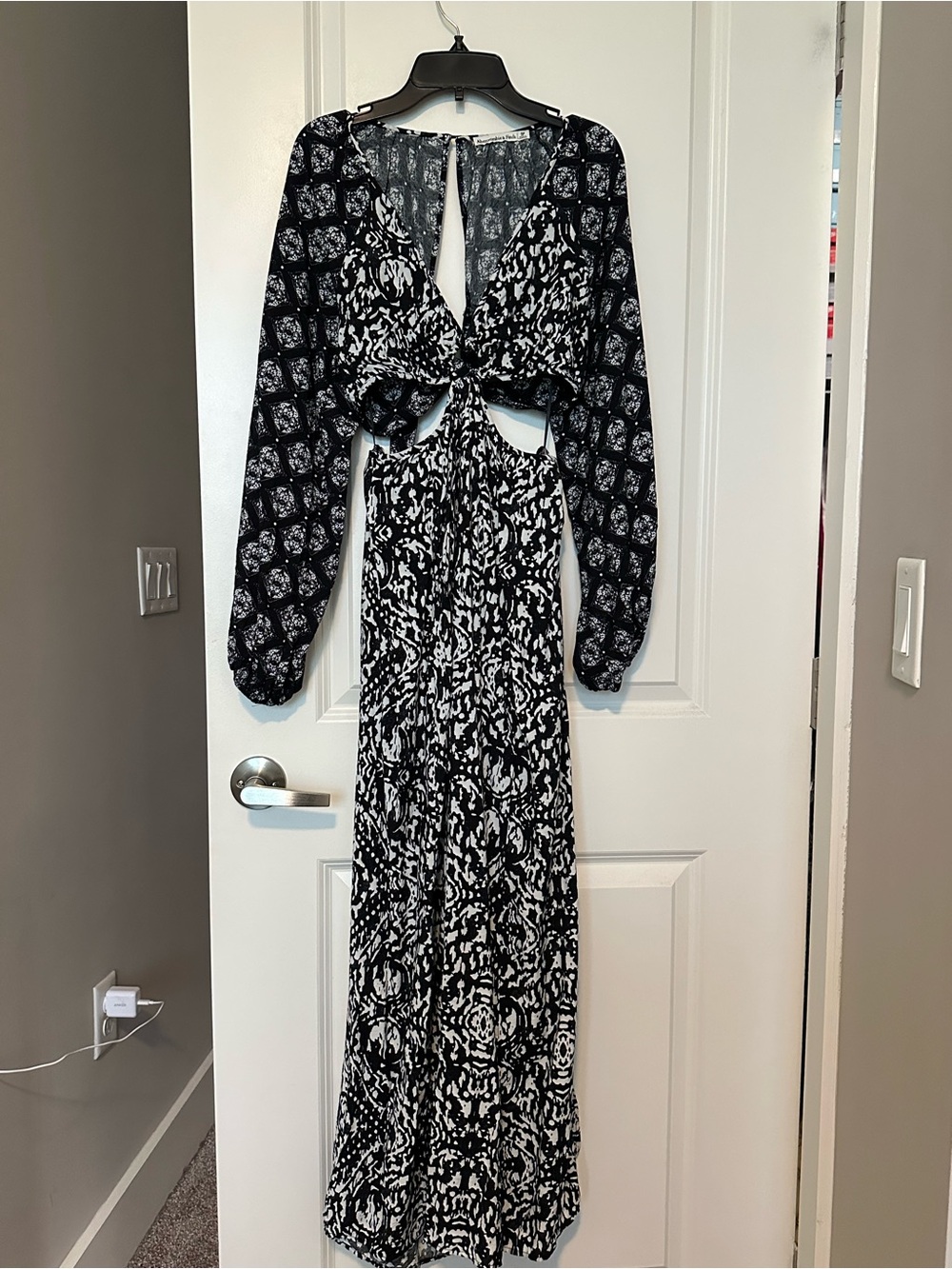 Abercrombie & Fitch Black and White Cutout Maxi Dress